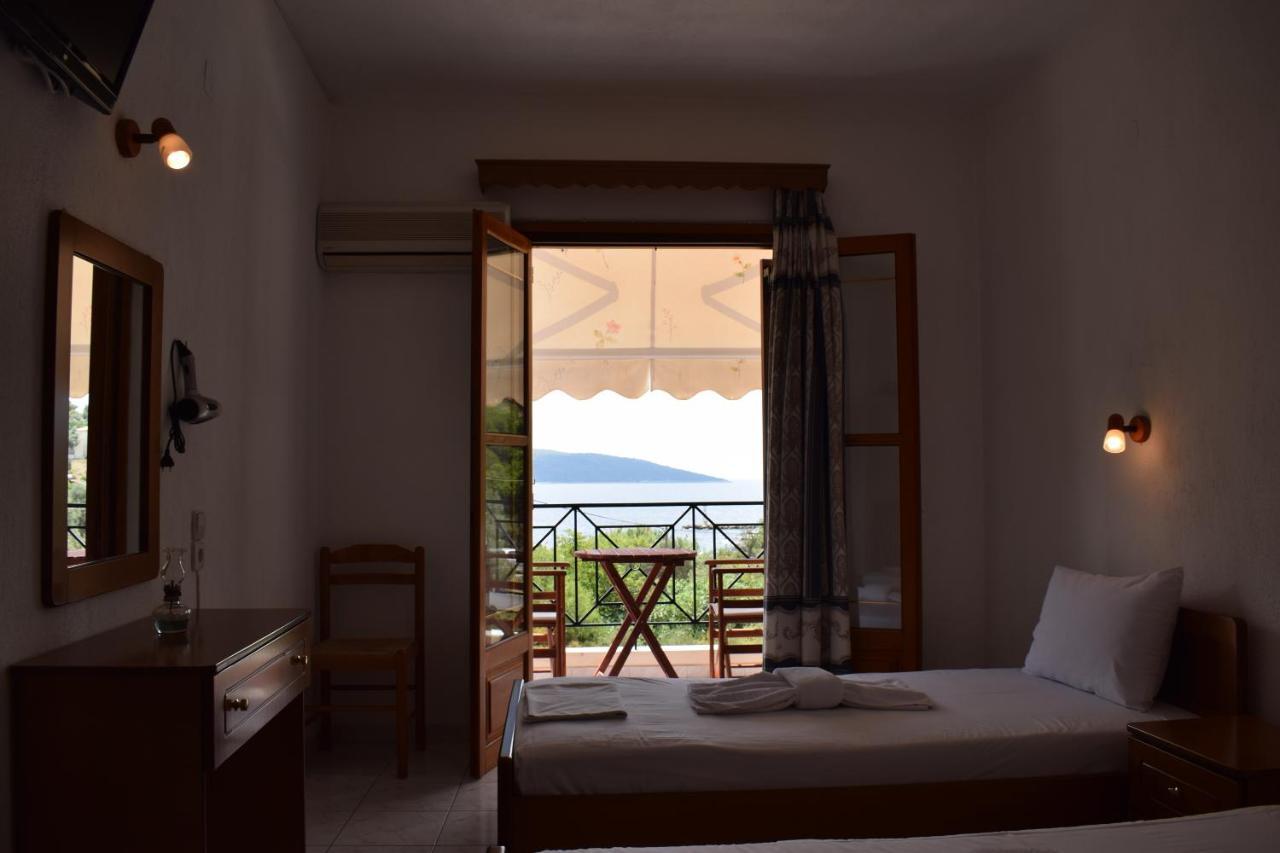 Nikis Rooms Kalamakia Exterior foto